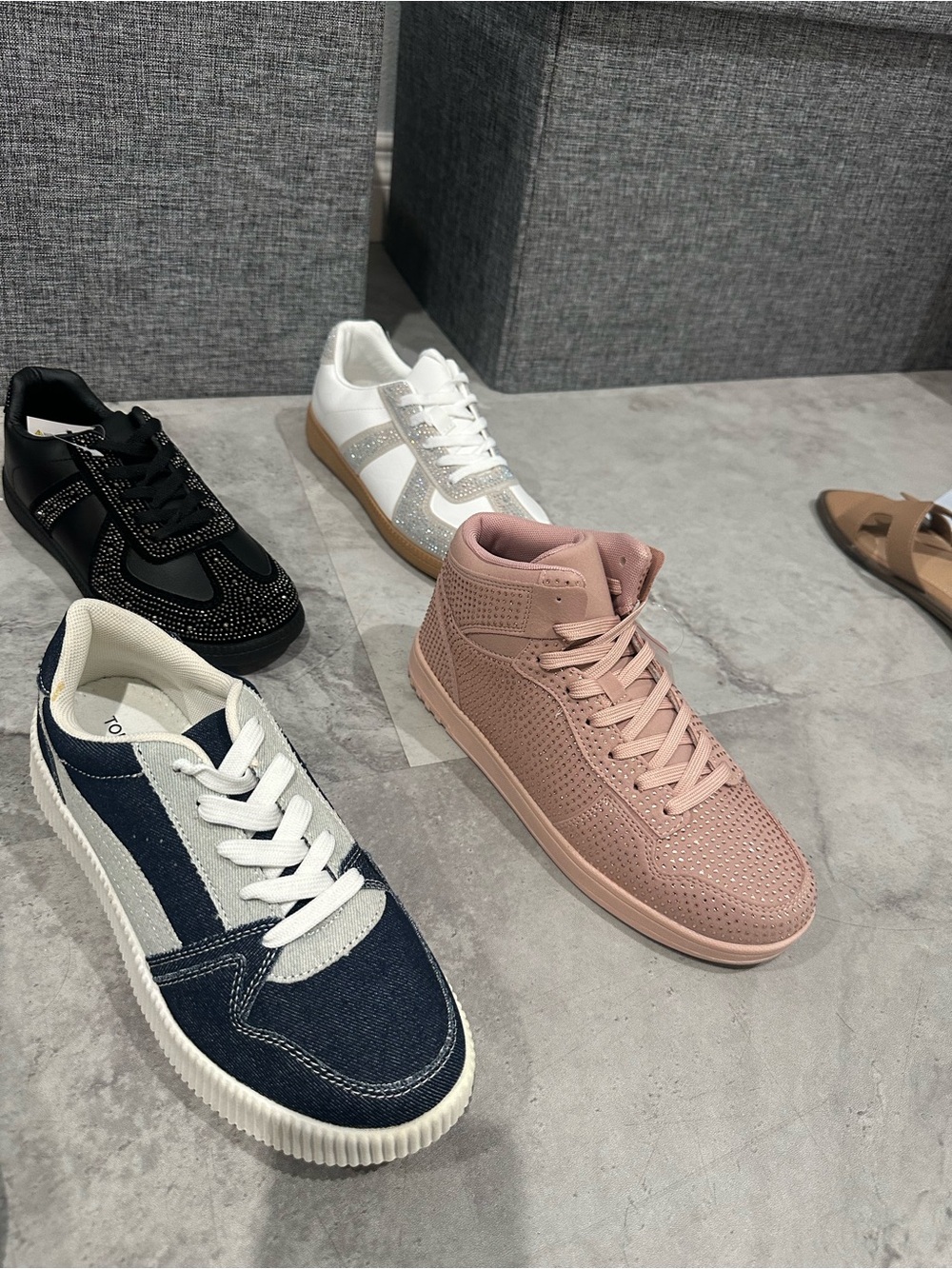 Womens Bundle Casual Sneakers - Stylish Everyday Comfort - Picture 3 of 7